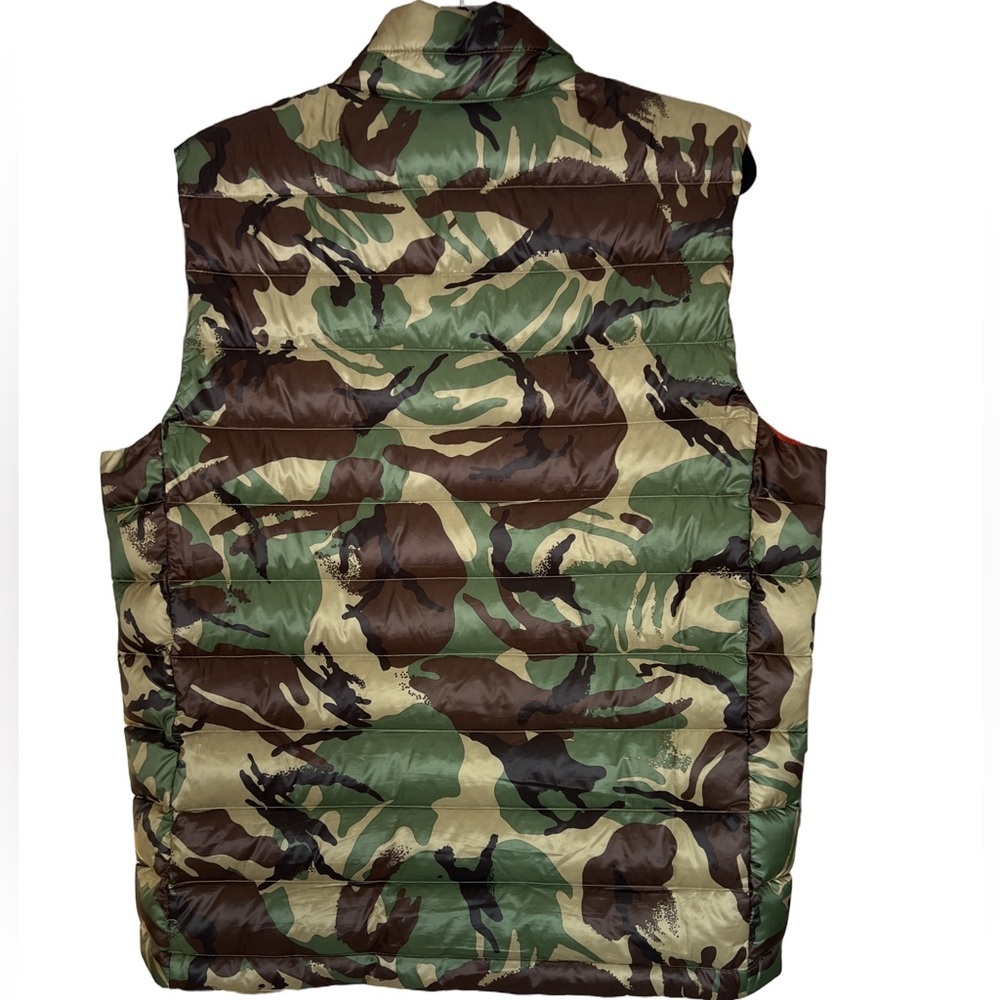 Lands' End Men's Wanderweight packable down Green and Brown Camouflage Vest - Picture 2 of 6